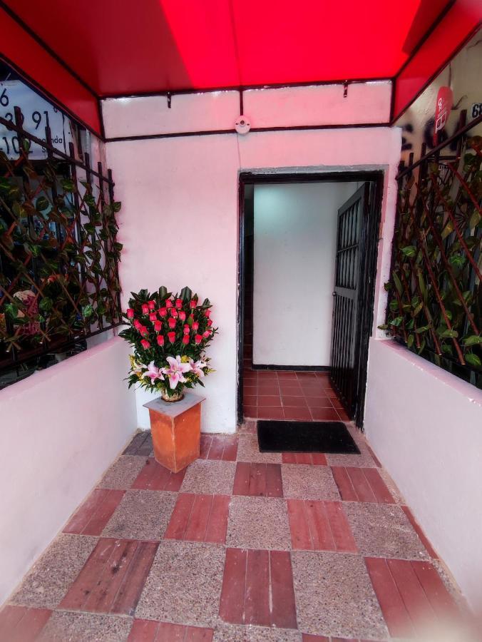 Baruch Capsula Hotel Bogotá Eksteriør billede
